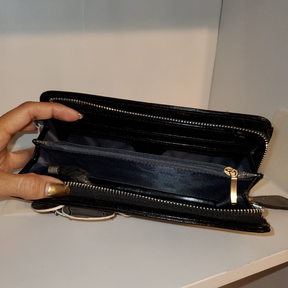 Wallet NWT - Picture 2 of 2